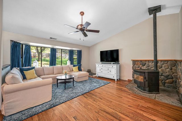 210 Meadow Gate Rd, Meadow Vista, CA 95722