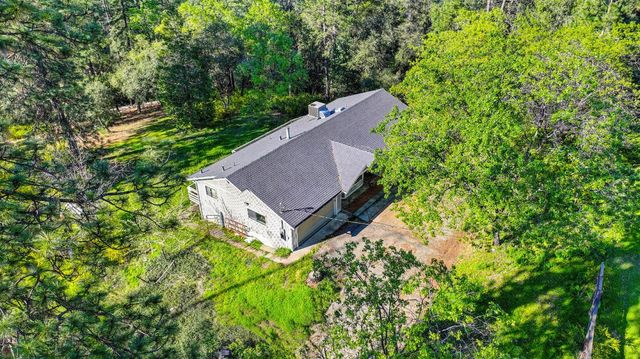 210 Meadow Gate Rd, Meadow Vista, CA 95722