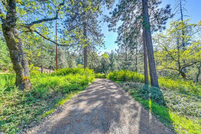 210 Meadow Gate Rd, Meadow Vista, CA 95722