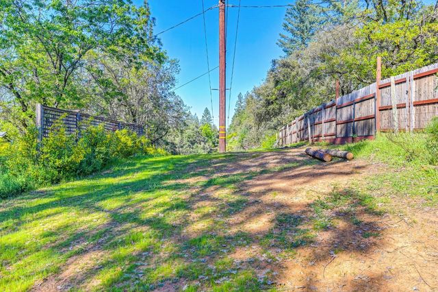 210 Meadow Gate Rd, Meadow Vista, CA 95722