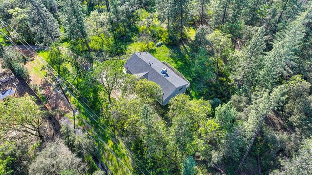 210 Meadow Gate Rd, Meadow Vista, CA 95722