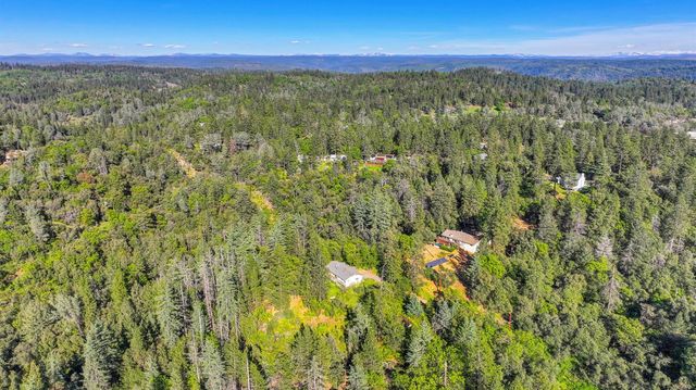 210 Meadow Gate Rd, Meadow Vista, CA 95722