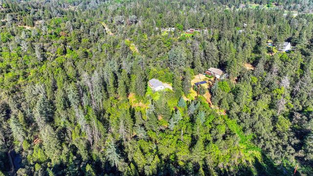 210 Meadow Gate Rd, Meadow Vista, CA 95722