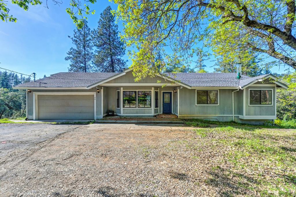 210 Meadow Gate Rd, Meadow Vista, CA 95722