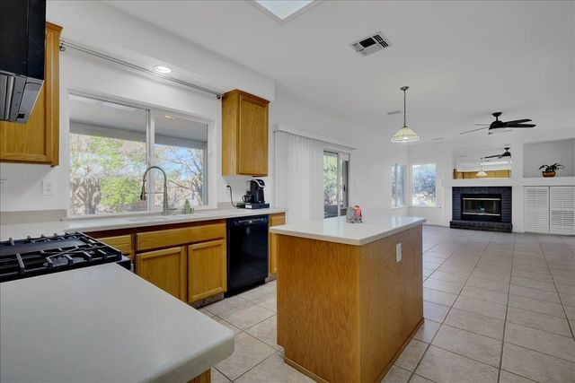 8772 Newry Ct, Elk Grove, CA 95624