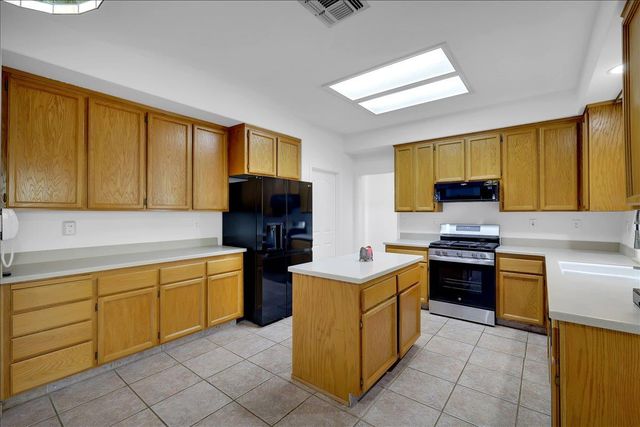 8772 Newry Ct, Elk Grove, CA 95624