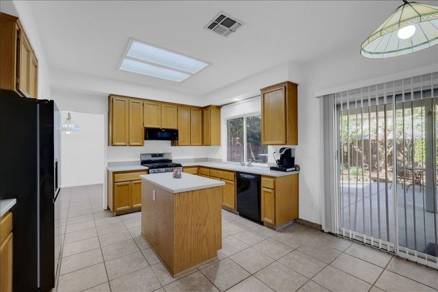 8772 Newry Ct, Elk Grove, CA 95624