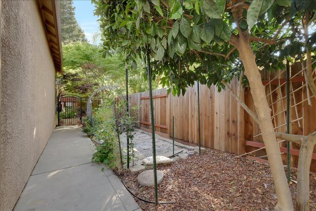 8772 Newry Ct, Elk Grove, CA 95624