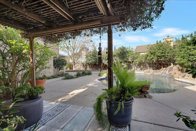 8772 Newry Ct, Elk Grove, CA 95624