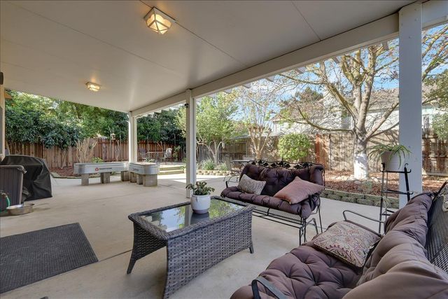 8772 Newry Ct, Elk Grove, CA 95624