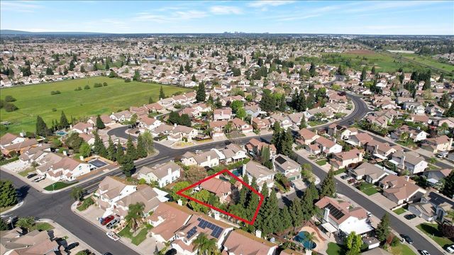 8772 Newry Ct, Elk Grove, CA 95624