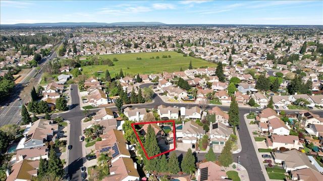 8772 Newry Ct, Elk Grove, CA 95624