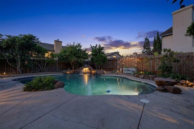 8772 Newry Ct, Elk Grove, CA 95624