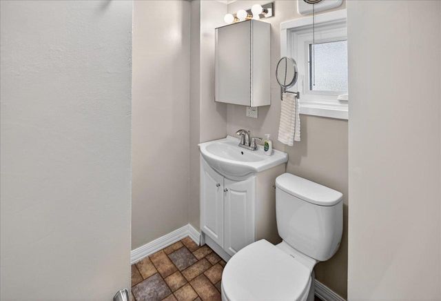 525 Hilldale Court, Madison, WI 53705