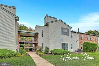 13 VILLAGE CT, Mount Laurel, NJ 08054
