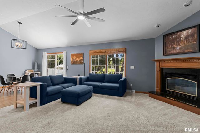 260 Blue Springs Drive, Sherman, IL 62684