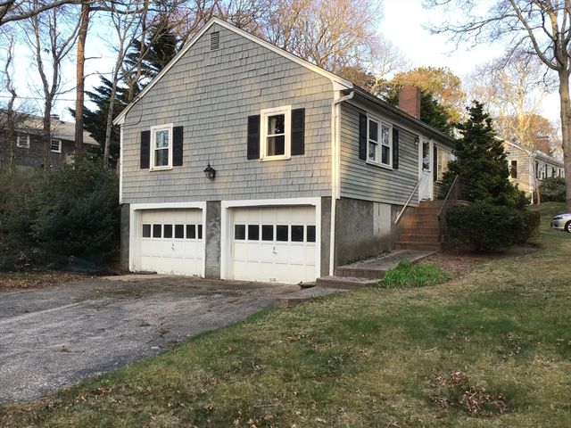 2 Zephyr, Yarmouth, MA 02675