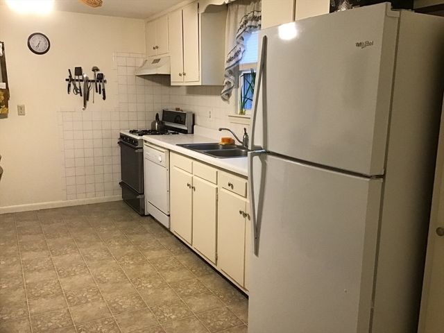 2 Zephyr, Yarmouth, MA 02675