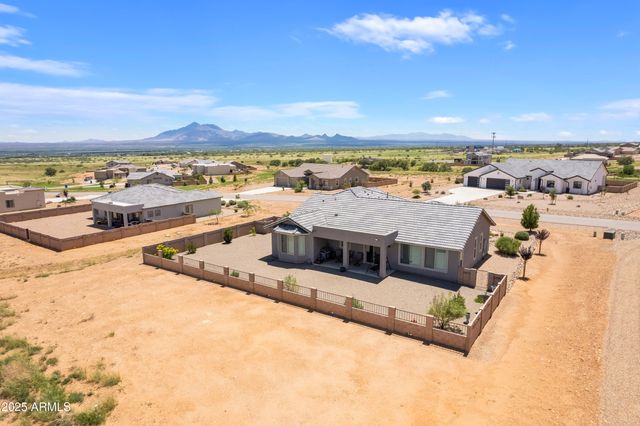 6757 E VAQUERO Circle, Hereford, AZ 85615