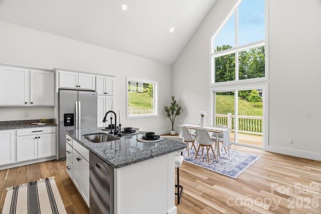 49 Grace Court, Mars Hill, NC 28754
