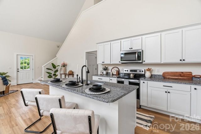 49 Grace Court, Mars Hill, NC 28754