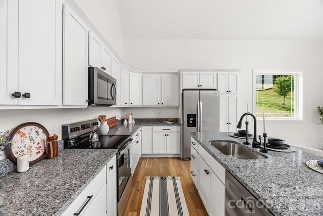 49 Grace Court, Mars Hill, NC 28754