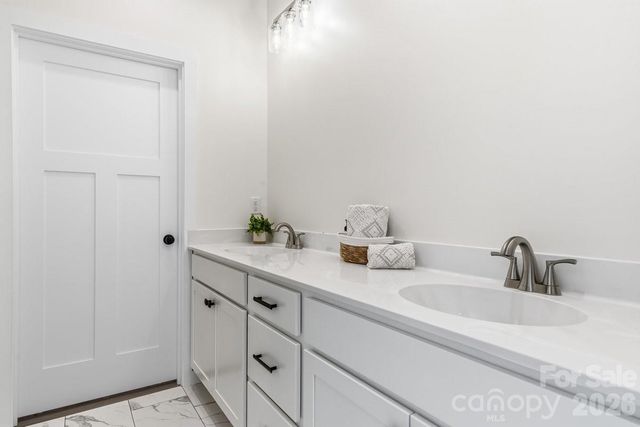 49 Grace Court, Mars Hill, NC 28754