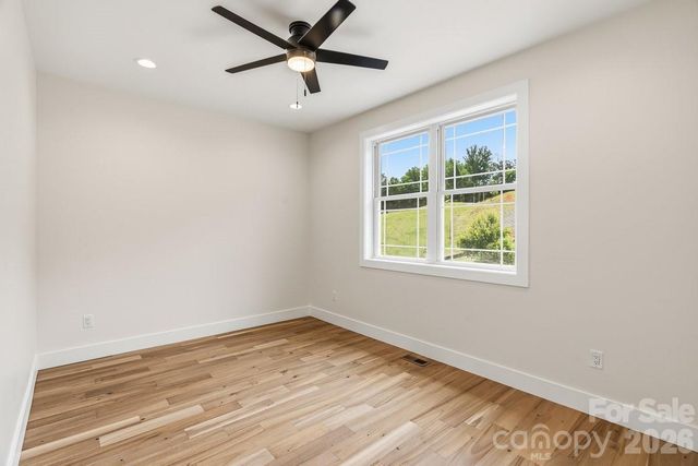 49 Grace Court, Mars Hill, NC 28754