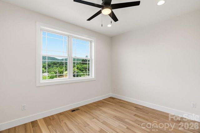49 Grace Court, Mars Hill, NC 28754