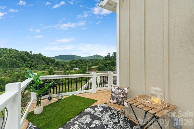 49 Grace Court, Mars Hill, NC 28754