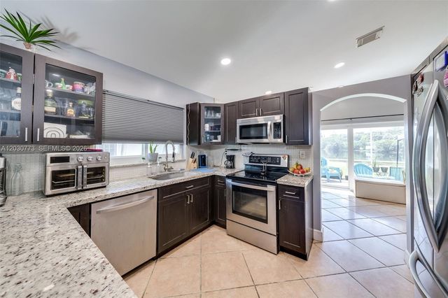 1901 NW 180th Way, Pembroke Pines, FL 33029