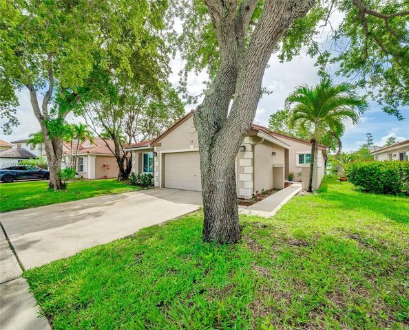 1901 NW 180th Way, Pembroke Pines, FL 33029