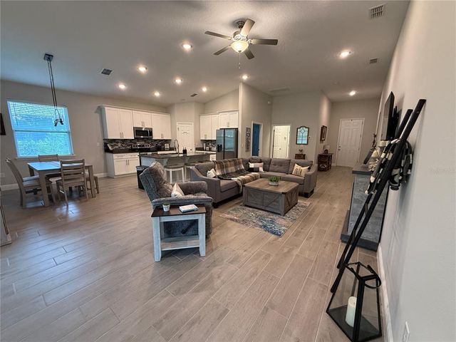 1630 LAKE HARNEY ROAD, Geneva, FL 32732