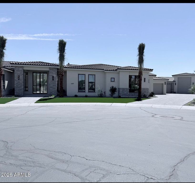 4307 E CAPRICORN Place, Chandler, AZ 85249 — photo 2