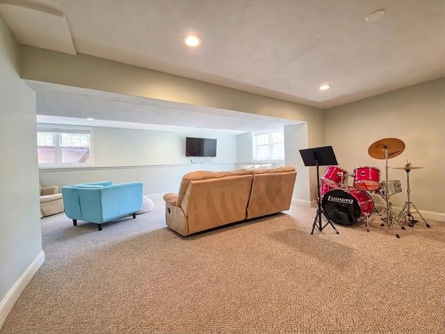 171 Captain Allen Way, Whitman, MA 02382