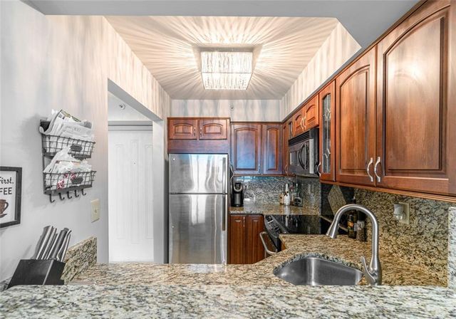 2870 Pharr Court South NW 2704, Atlanta, GA 30305