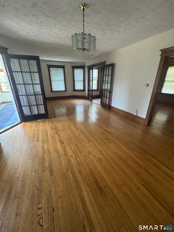 290-292 Grandview Terrace, Hartford, CT 06114