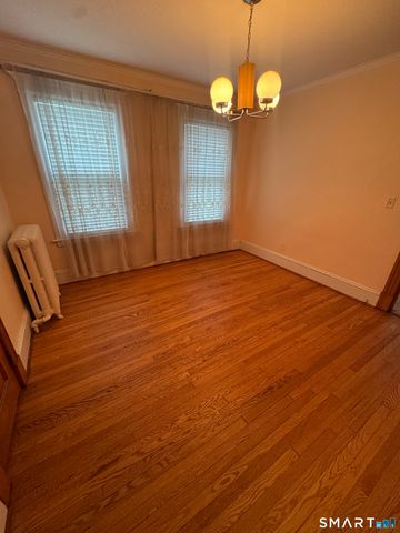 290-292 Grandview Terrace, Hartford, CT 06114