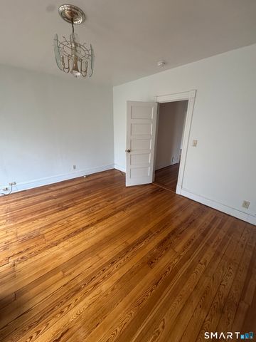 290-292 Grandview Terrace, Hartford, CT 06114