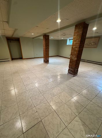 290-292 Grandview Terrace, Hartford, CT 06114