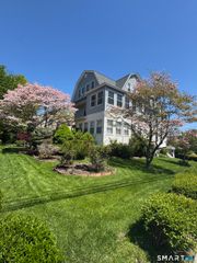 290-292 Grandview Terrace, Hartford, CT 06114