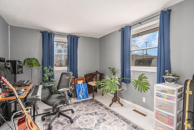 3941 E Lincolnway, Mishawaka, IN 46544