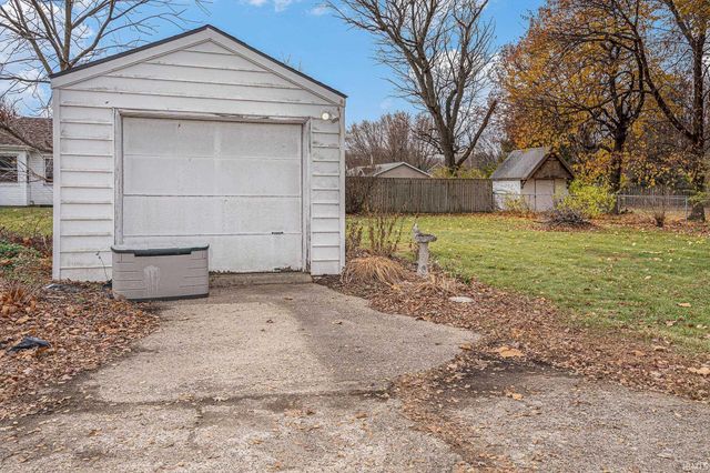 3941 E Lincolnway, Mishawaka, IN 46544