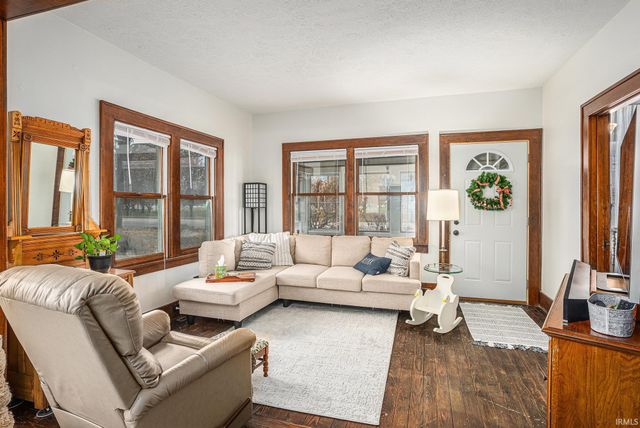 3941 E Lincolnway, Mishawaka, IN 46544