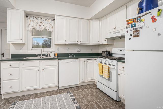 3941 E Lincolnway, Mishawaka, IN 46544