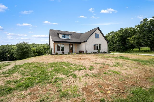 28 Houston Hills Dr, Woodbury, TN 37190
