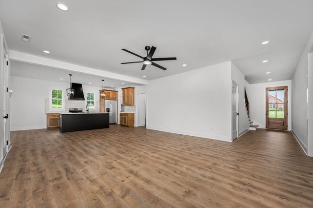 28 Houston Hills Dr, Woodbury, TN 37190