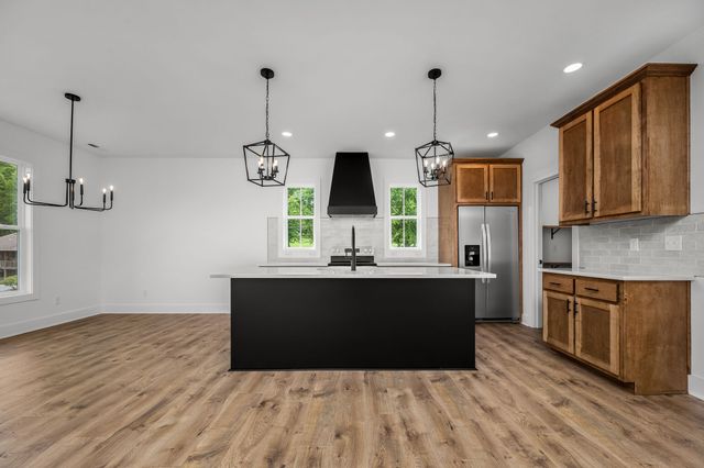 28 Houston Hills Dr, Woodbury, TN 37190
