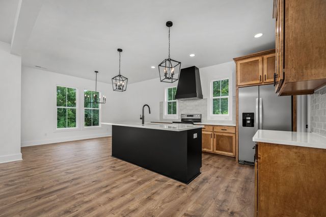 28 Houston Hills Dr, Woodbury, TN 37190