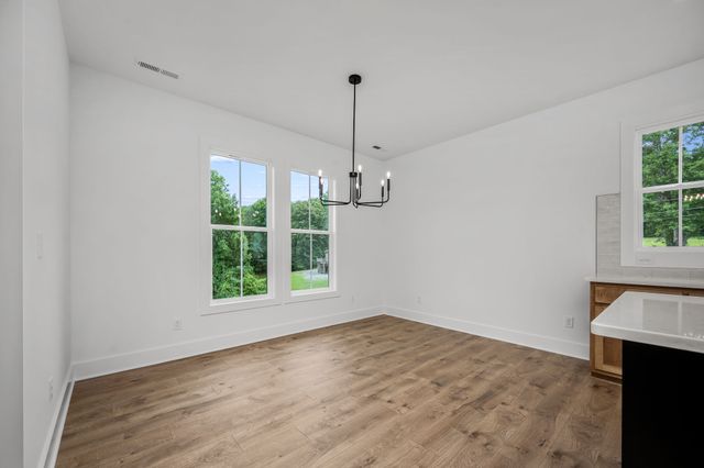 28 Houston Hills Dr, Woodbury, TN 37190